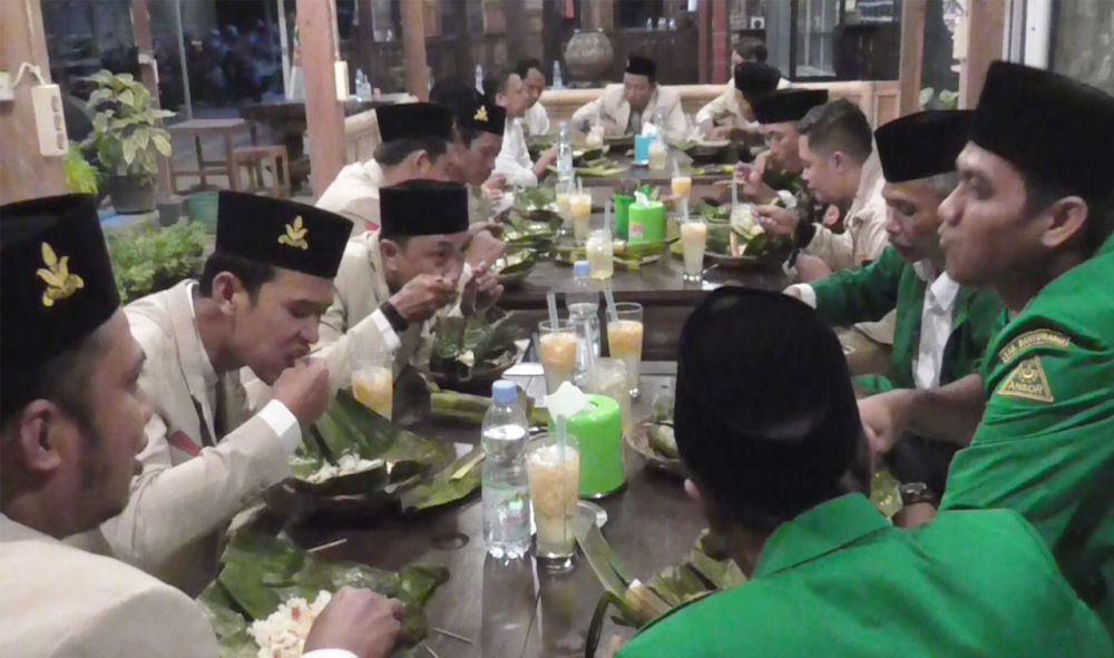 Pemuda Muhammadiyah dan GP Anshor Banyuwangi Buka Bersama